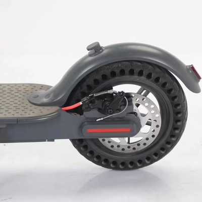 Off-Road Wide Tire 350W Δυνατότητα αναδίπλωσης Ηλεκτρικό σκούτερ με ισχυρή μπαταρία λιθίου και εμβέλεια 30 χλμ ανά φόρτιση