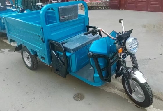 Ευρύχωρο ηλεκτρικό τρίκυκλο 1000W για άνετη και βολική μεταφορά επιβατών