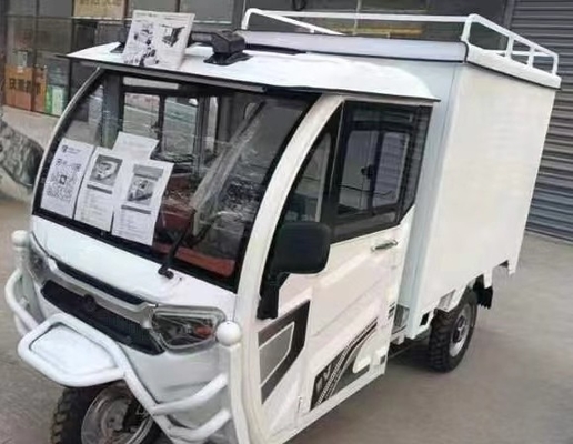 Ηλεκτρικό τρίκυκλο φορτίου 7-9h Χρόνος φόρτισης 15-20° Ικανότητα βαθμού