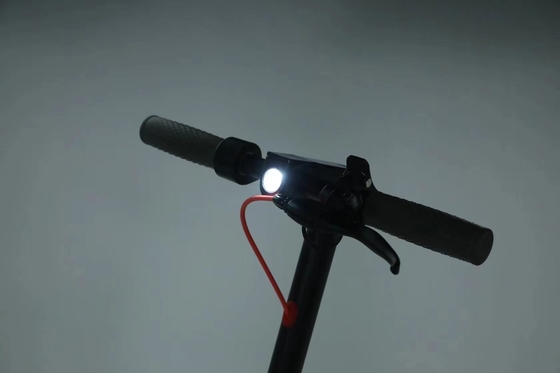 Δυνατότητα αναδίπλωσης 500W Motor Electric Scooter με μπαταρία λιθίου 36V και τεχνολογία έξυπνων αισθητήρων